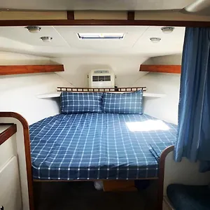 Cozy Private Two Yacht In Barcelona - Port Fórum Hotel en barco Sant Adrià de Besòs